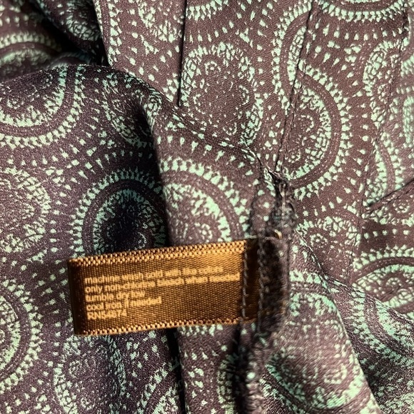 The Limited long sleeved, sheer blouse. Button down front. Size Small. - Picture 10 of 10